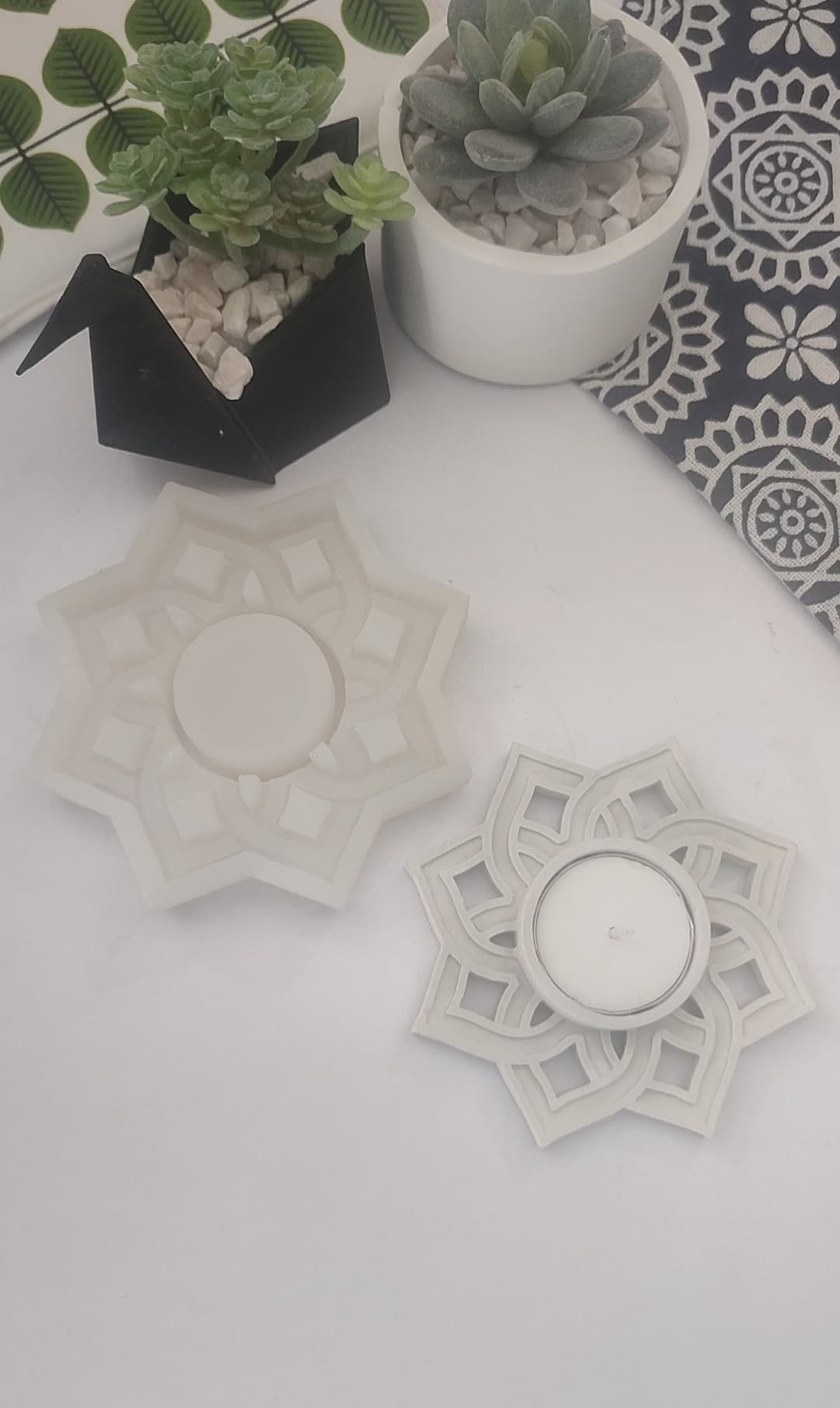 Rangoli 8 Petals Tealight Holder 2