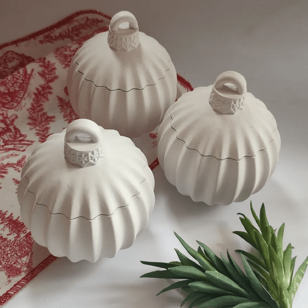 Christmas Bauble with lid 2