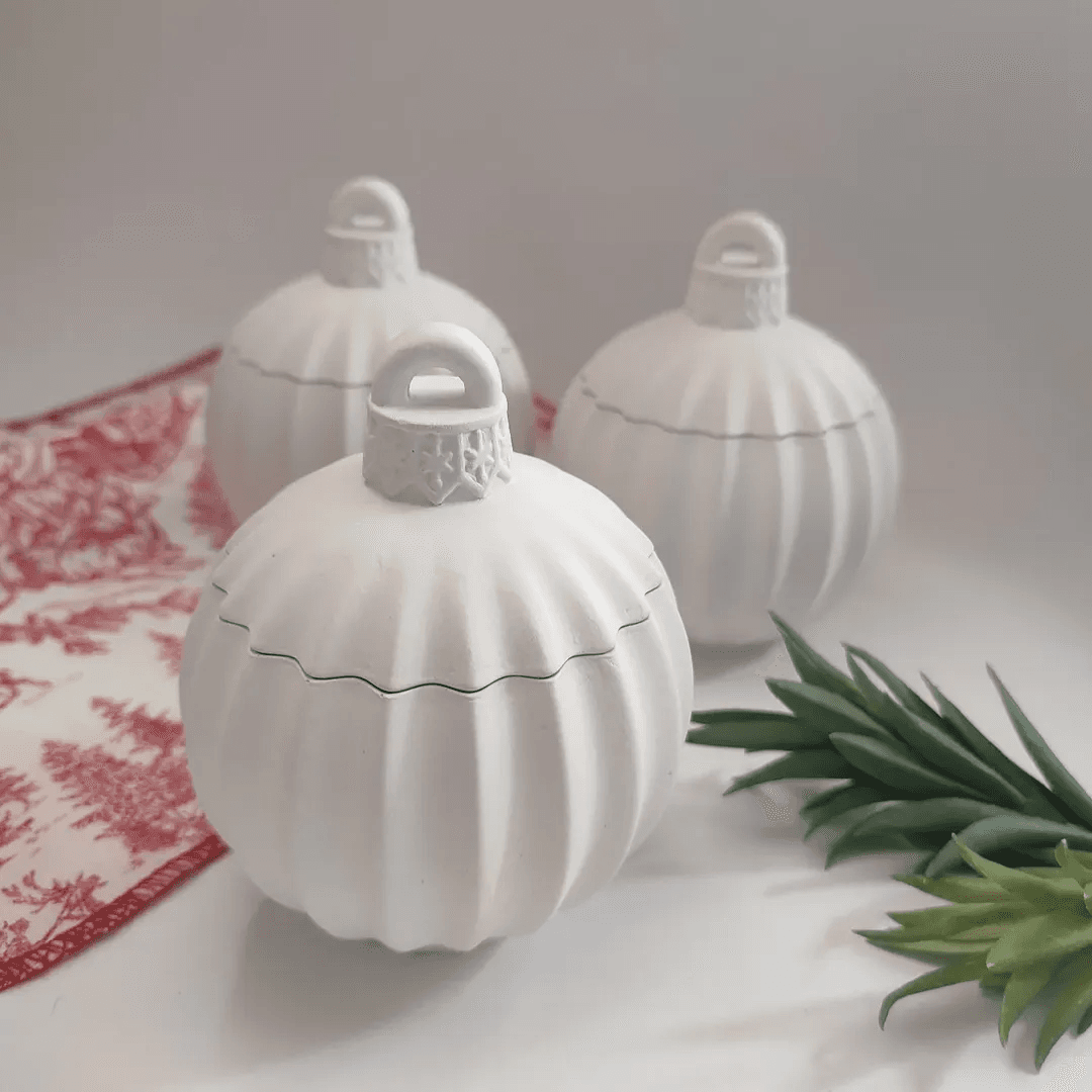 Christmas Bauble with lid 3
